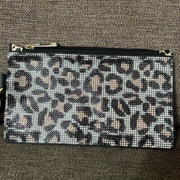 NEW Adorable Leopard print wristlet embellished with gorgeous rhinestones - Picture 2 of 7
